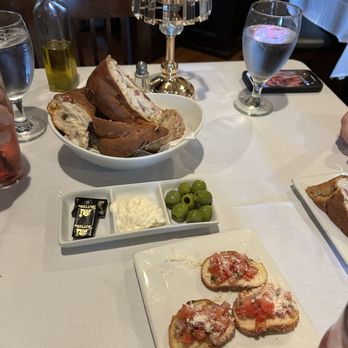 Frankie’s 823 - Bread and bruschetta - Italian Near Me - Saint James, New York Frankie’s 823 - Bread and bruschetta - Italian Near Me - Saint James, New York