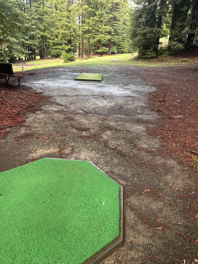 Brooktrails Golf & Back 9 Bistro Logo