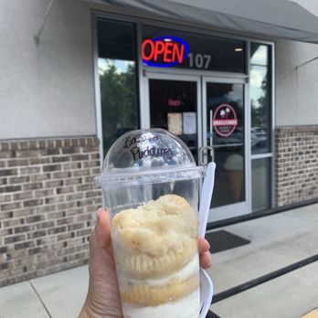 SmallCakes Cupcakery - Banana pudding cake cup $3 - Cupcakes Near Me - Pooler, Georgia SmallCakes Cupcakery - Banana pudding cake cup $3 - Cupcakes Near Me - Pooler, Georgia