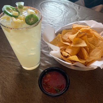 Villa Grande Mexican Restaurant - jalapeño/Pineapple Margarita + chips and salsa - Tex-Mex Near Me - Haslet, Texas Villa Grande Mexican Restaurant - jalapeño/Pineapple Margarita + chips and salsa - Tex-Mex Near Me - Haslet, Texas