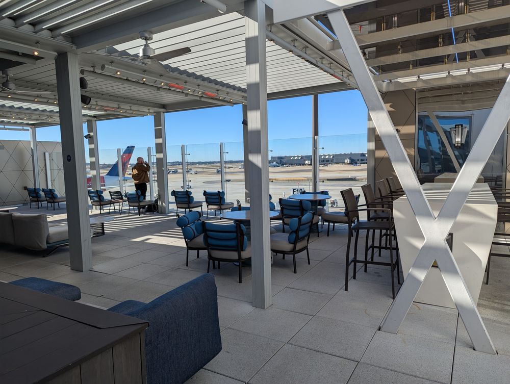 Social spots from Delta Sky Club - Concourse F