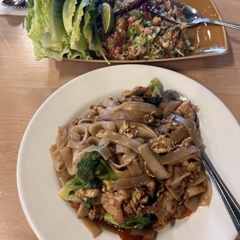 Mekong Kitchen - 7/11/26 FYI. Nam Kao & pork pad se ew - Laotian Near Me - Alameda, California Mekong Kitchen - 7/11/26 FYI. Nam Kao & pork pad se ew - Laotian Near Me - Alameda, California