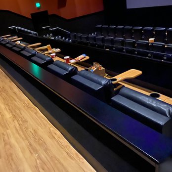 Regal Lynbrook - Cinema Near Me - Lynbrook, New York