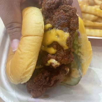 Dave's Hot Chicken - Chicken Shop Near Me - New York, New York Dave's Hot Chicken - Chicken Shop Near Me - New York, New York