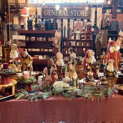 Gin'gilli's Vintage Home - Magical Time of the year!
