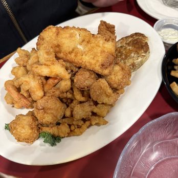 Blue Ridge Seafood Restaurant - The Blue Ridge Combination - Seafood Near Me - Gainesville, Virginia Blue Ridge Seafood Restaurant - The Blue Ridge Combination - Seafood Near Me - Gainesville, Virginia