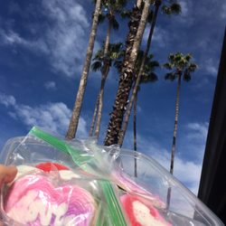 Larita's Cakes 'N More - All the way to LA!