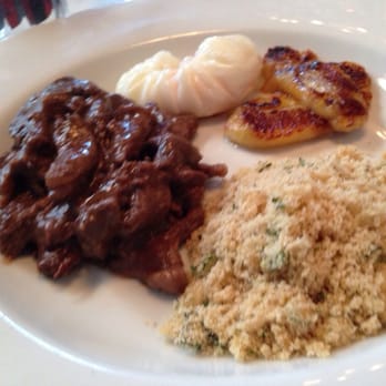 Canela - Guisado - Beef stew with poached egg and grilled Banana - Portuguese Near Me - London, XGL