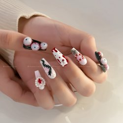 Tea Nails Bar - Artist Lisa