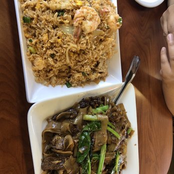 Little Ocha Extra - Combination fried rice and beef pad see ew. Best pad see ew ive ever tasted - Thai Near Me - Los Angeles, California Little Ocha Extra - Combination fried rice and beef pad see ew. Best pad see ew ive ever tasted - Thai Near Me - Los Angeles, California