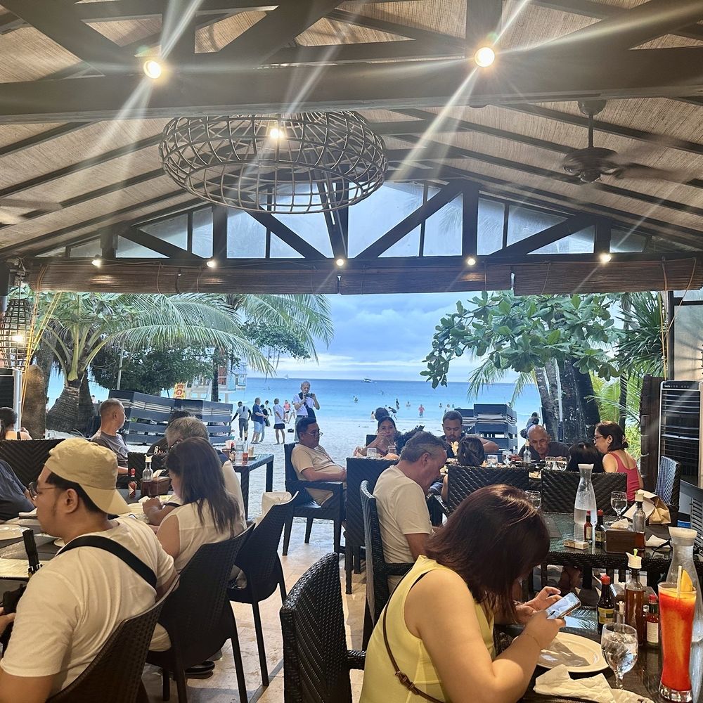 Two Seasons Resorts - Hotels Near Me - Malay, AKL