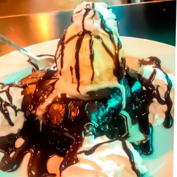 Tailgaters - Chocolate Fudge Brownie Sundae. Those veins of chocolate keep going, and going! - Pizza Near Me - Surprise, Arizona Tailgaters - Chocolate Fudge Brownie Sundae. Those veins of chocolate keep going, and going! - Pizza Near Me - Surprise, Arizona