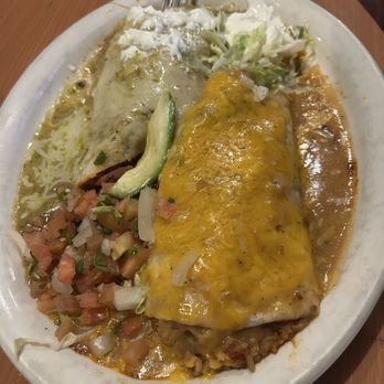 Carlito's Mexican Restaurant - Los Compadres burrito - Mexican Near Me - Yuba City, California Carlito's Mexican Restaurant - Los Compadres burrito - Mexican Near Me - Yuba City, California