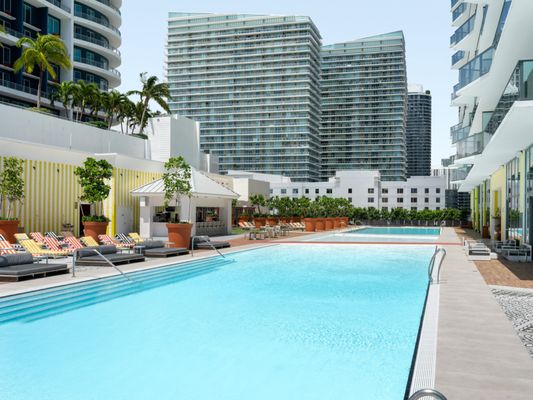 Dua Miami, Autograph Collection by null
