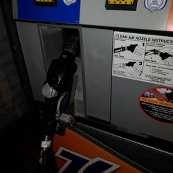 Seal Beach 76 - Credit card processes but the damn handles are padlocked?!?  Why?  Guess these guys don't like making money