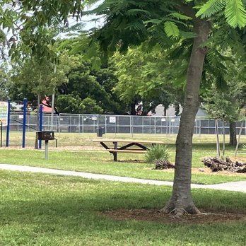 Maddock Park - Picnic tanked and grills - Parks Near Me - Lantana, Florida Maddock Park - Picnic tanked and grills - Parks Near Me - Lantana, Florida