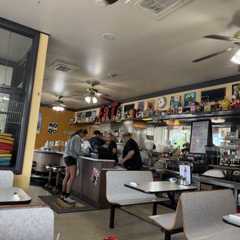 Daddio's Diner - Diners Near Me - Batavia, Illinois