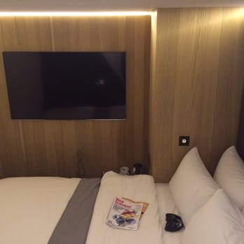 The Z Hotel  - So cozy! Little bed cubby! - Hotels Near Me - London, XGL