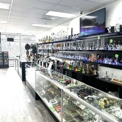 Puff Land Smoke Shop - It's clean and neat