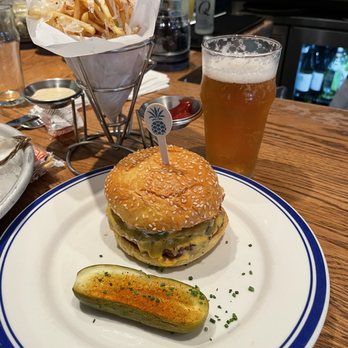 Hudson House - Burger - American Near Me - Dallas, Texas Hudson House - Burger - American Near Me - Dallas, Texas