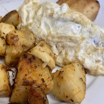 Sam's Place - Egg white omelette with home fries and gluten-free toast - Breakfast & Brunch Near Me - North Haven, Connecticut Sam's Place - Egg white omelette with home fries and gluten-free toast - Breakfast & Brunch Near Me - North Haven, Connecticut