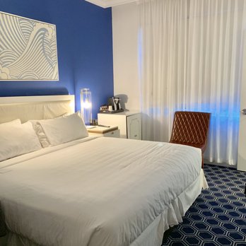 Blue Moon Hotel Autograph Collection - The bed looks nice, which is standard for Autograph hotels. - Hotels Near Me - Miami Beach, Florida Blue Moon Hotel Autograph Collection - The bed looks nice, which is standard for Autograph hotels. - Hotels Near Me - Miami Beach, Florida