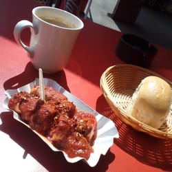 Curry Pelle - Currysausage, bun, coffee
