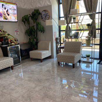 Swan Nails - Waiting area - Nail Salons Near Me - Las Vegas, Nevada