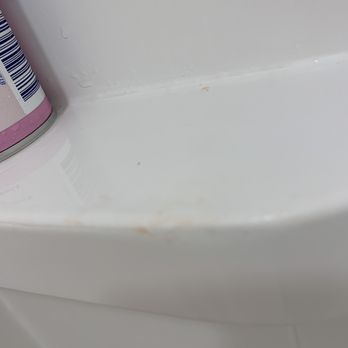 Comfort Suites - Pink soap scum. It was worse but I scraped some off with my finder nail to see exactly what it was and how stuck on it was. - Hotels Near Me - Corvallis, Oregon