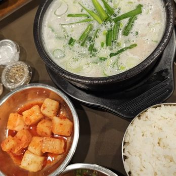 Moobongri - Pork gukbap (3.9/5) - Korean Near Me - San Diego, California Moobongri - Pork gukbap (3.9/5) - Korean Near Me - San Diego, California