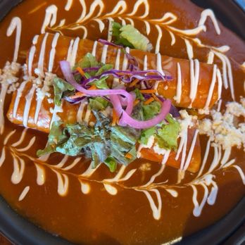 Amelias Mexican Kitchen - Chicken enchiladas with mole - Mexican Near Me - Tucson, Arizona