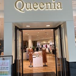 Queenia Fashion - Here's the main entrance of Queenia