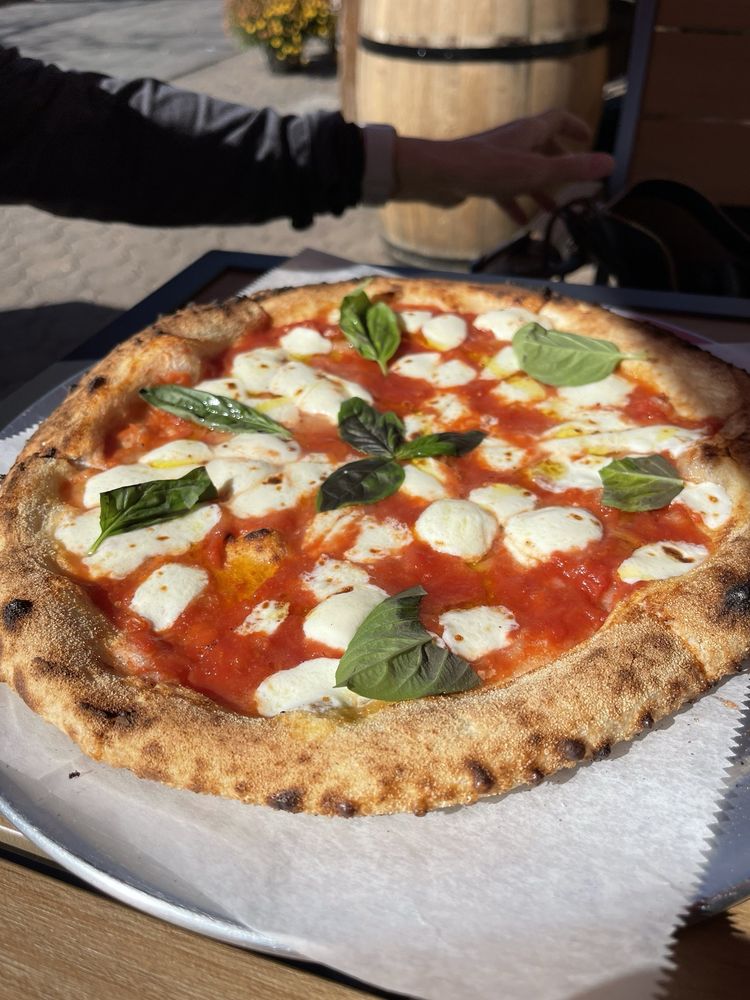 SV Pizzeria Logo