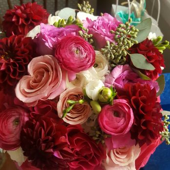 FlowersFlowers - My wedding bouquet...it was absolutely perfect - Florists Near Me - Evanston, Illinois
