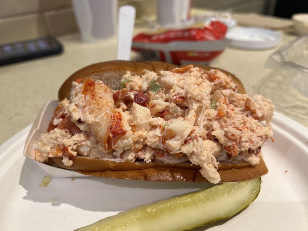 KELLY’S ROAST BEEF Updated October 2024 208 Photos & 384 Reviews