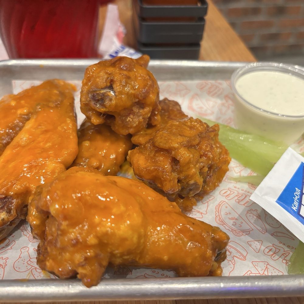 Hi-Lo Taco - Valentina Buffalo wings - Tacos Near Me - Philadelphia, Pennsylvania Hi-Lo Taco - Valentina Buffalo wings - Tacos Near Me - Philadelphia, Pennsylvania