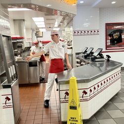In-N-Out Burger - Order counter/kitchen