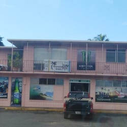 Mikilua Grocery - Outside