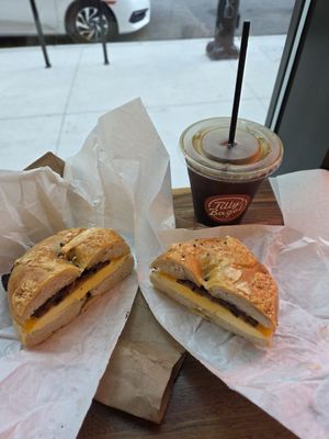 Tilly Bagel Shop by null