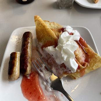 Butter Smith Kitchen & Pies - Strawberry crepe and sausage - New American Near Me - El Paso, Texas Butter Smith Kitchen & Pies - Strawberry crepe and sausage - New American Near Me - El Paso, Texas