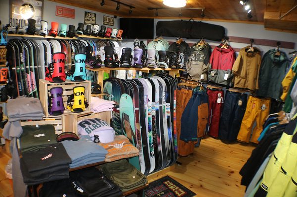 SPLINTERS BOARDSHOP - 13 Photos - Ski & Snowboard Shops - 18 Sugarbush ...