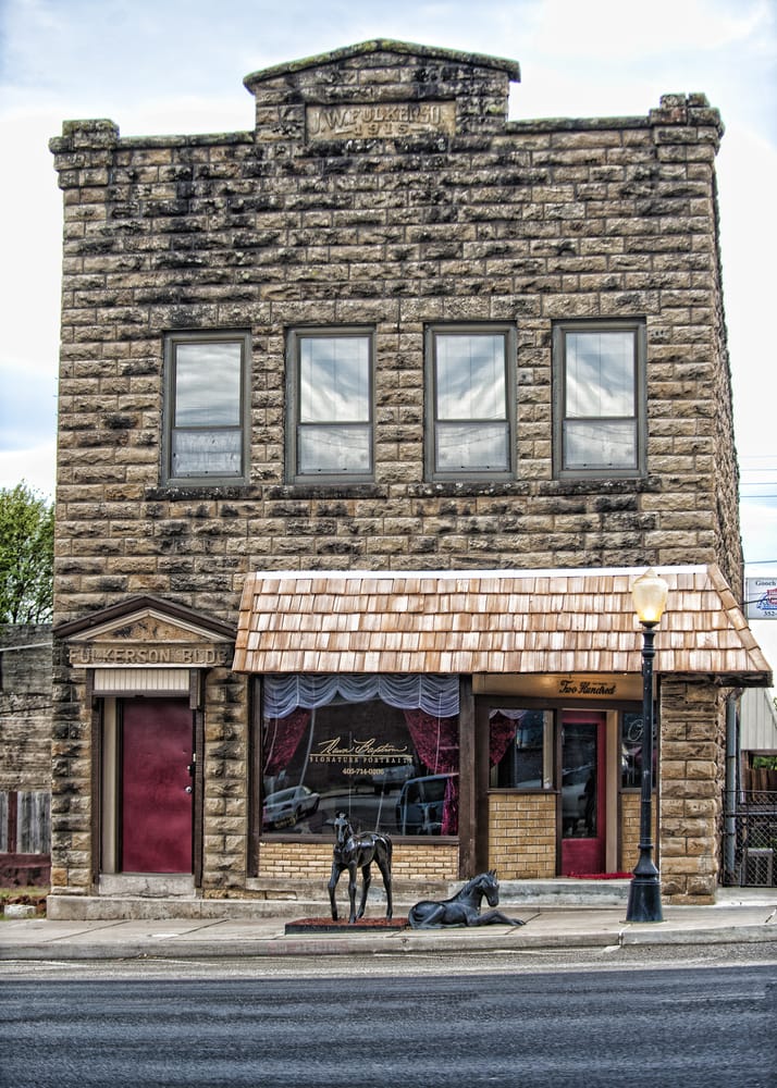 DAWN BAXSTROM SIGNATURE PORTRAITS 200 E Broadway, Drumright, Oklahoma