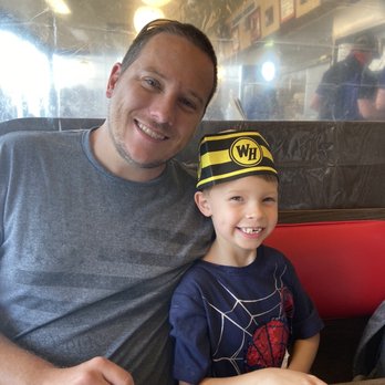 Waffle House - Booth - Diners Near Me - Kennesaw, Georgia