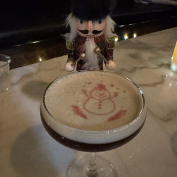 Luna Sea Lounge - Bars Near Me - Walnut Creek, California