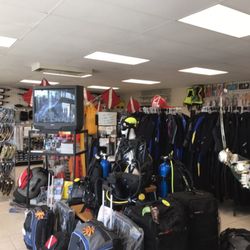 Captain Pete's Diving Outfitters - Showroom