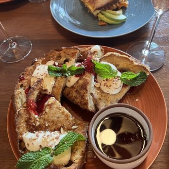 Mon Ami - French toast - Mediterranean Near Me - Santa Monica, California