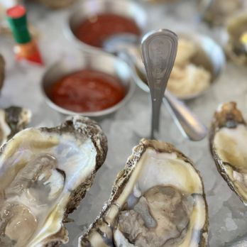 Sweetwater Oyster Bar - Dozen oysters $12 during happy hour - Seafood Near Me - Cedar Park, Texas