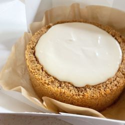 The Excellent Cheesecake - look at that crust! Yummy!