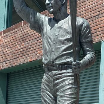 Carl Yastrzemski Statue - Landmarks & Historical Buildings Near Me - Boston, Massachusetts Carl Yastrzemski Statue - Landmarks & Historical Buildings Near Me - Boston, Massachusetts