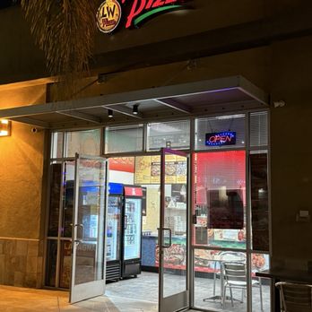 LW Pizza - Pizza Near Me - Long Beach, California